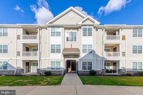 Condo For Sale - 125 Lionheart Lane<br/> Gloucester County, WEST DEPTFORD, NJ 08086