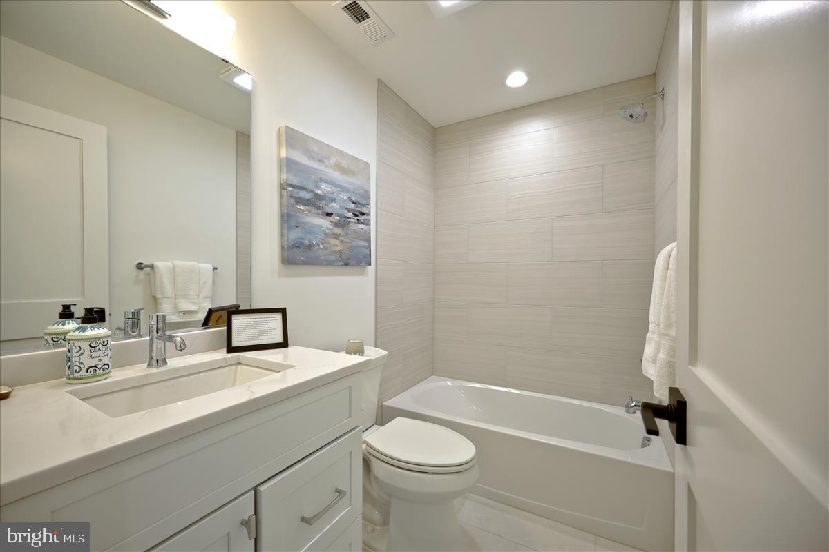 HENDRY ESTATES - Residential