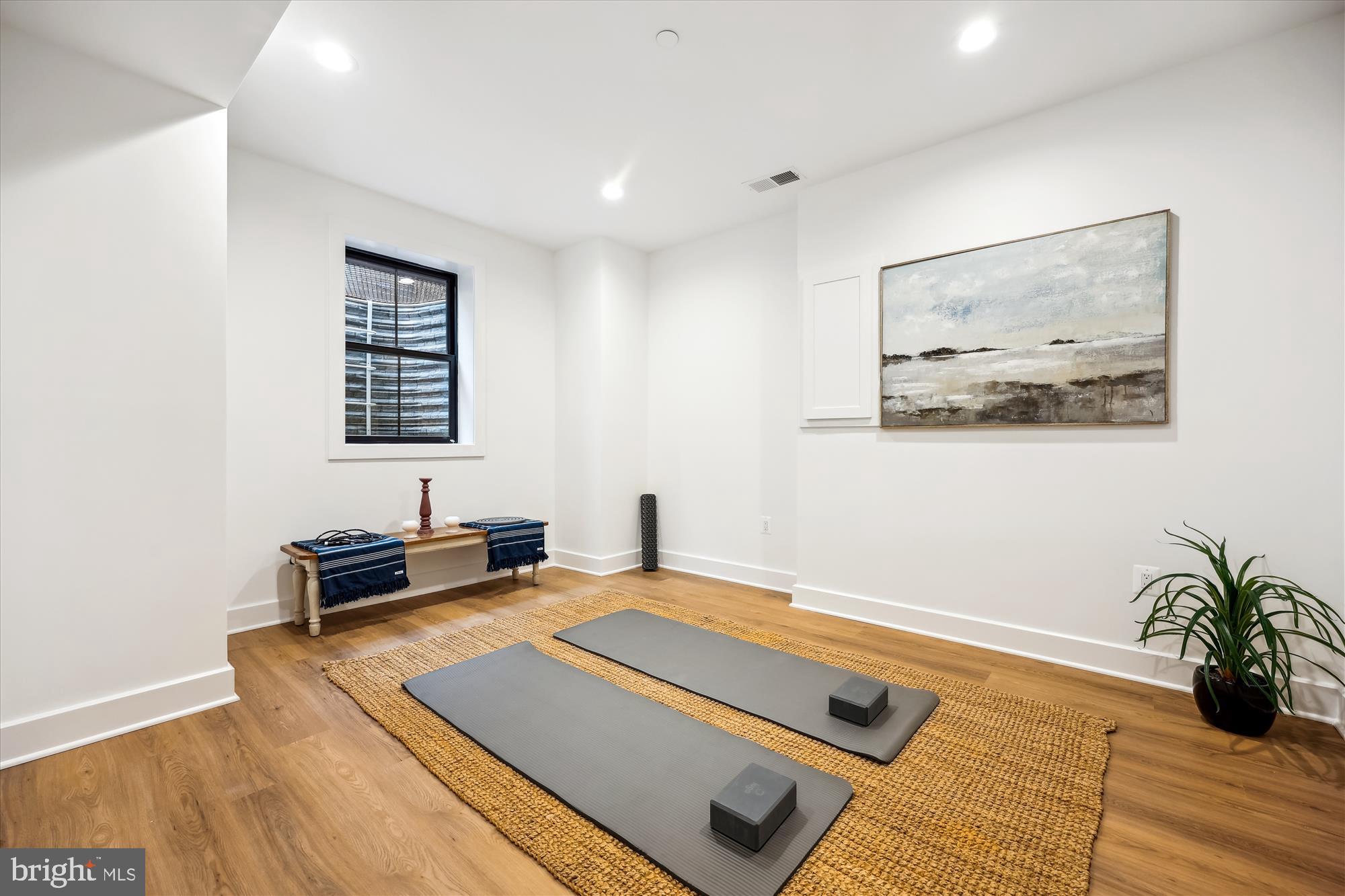 HENDRY ESTATES - Residential