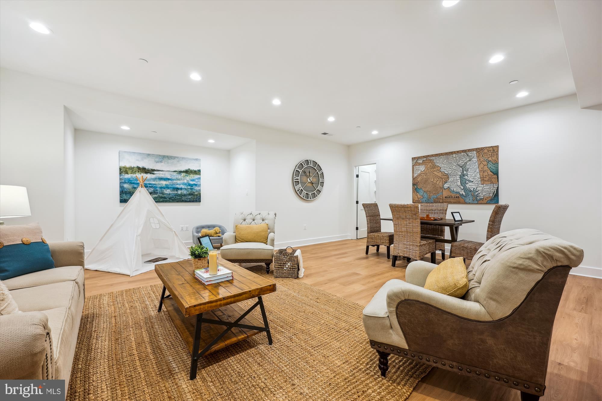 HENDRY ESTATES - Residential