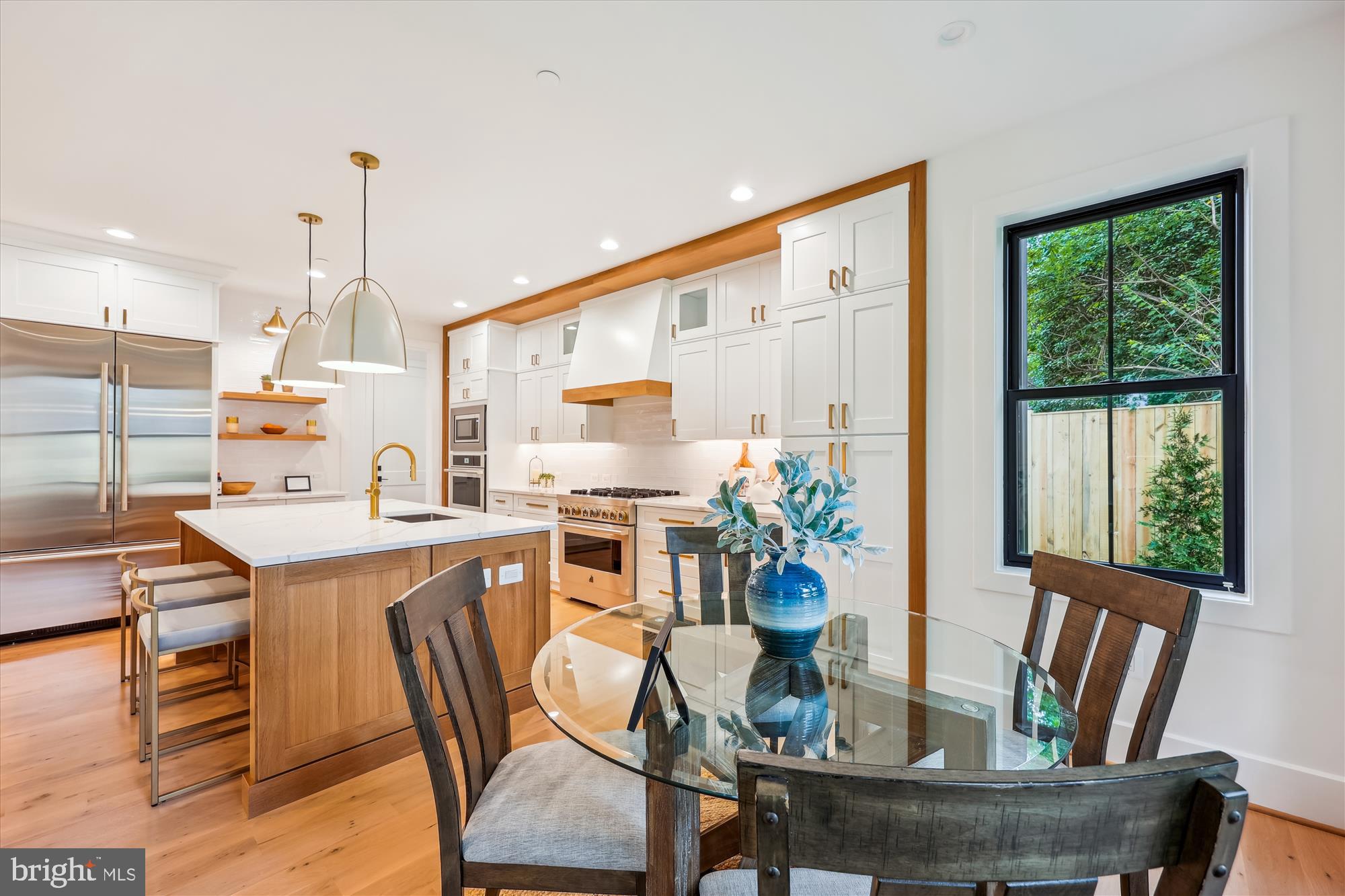 HENDRY ESTATES - Residential