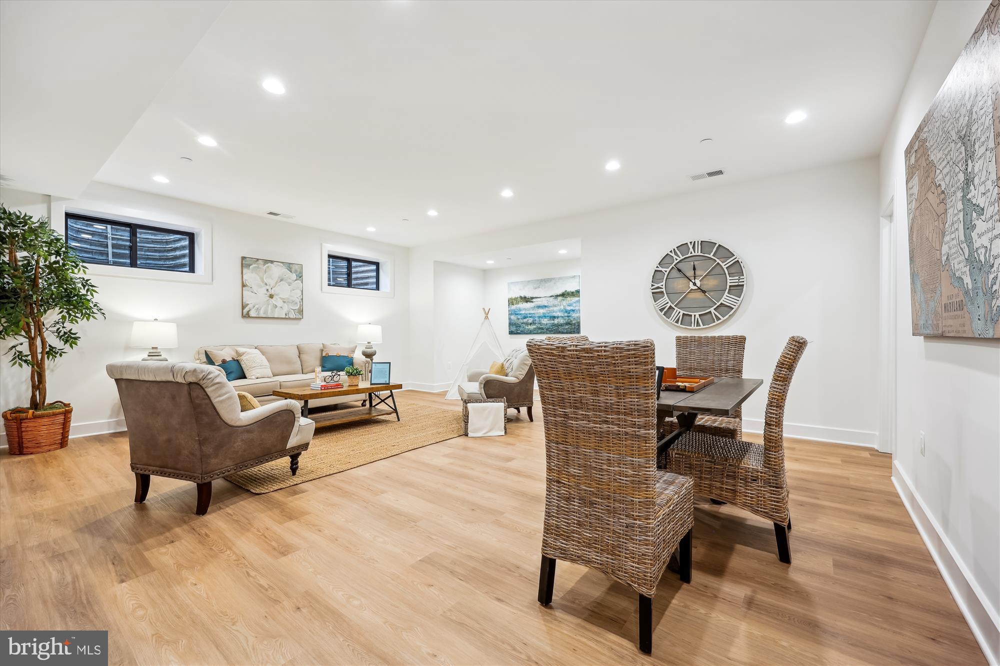 HENDRY ESTATES - Residential