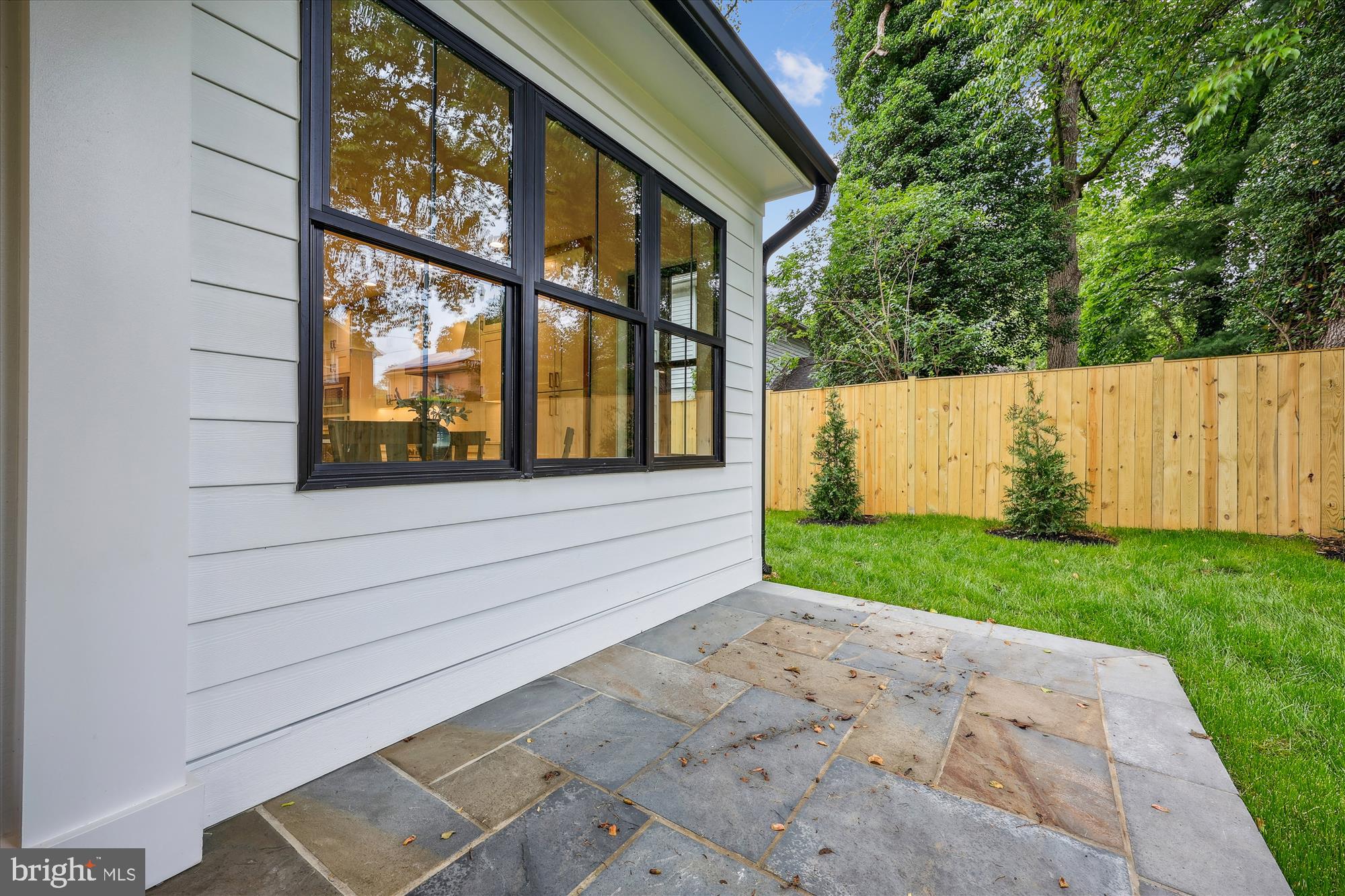 HENDRY ESTATES - Residential