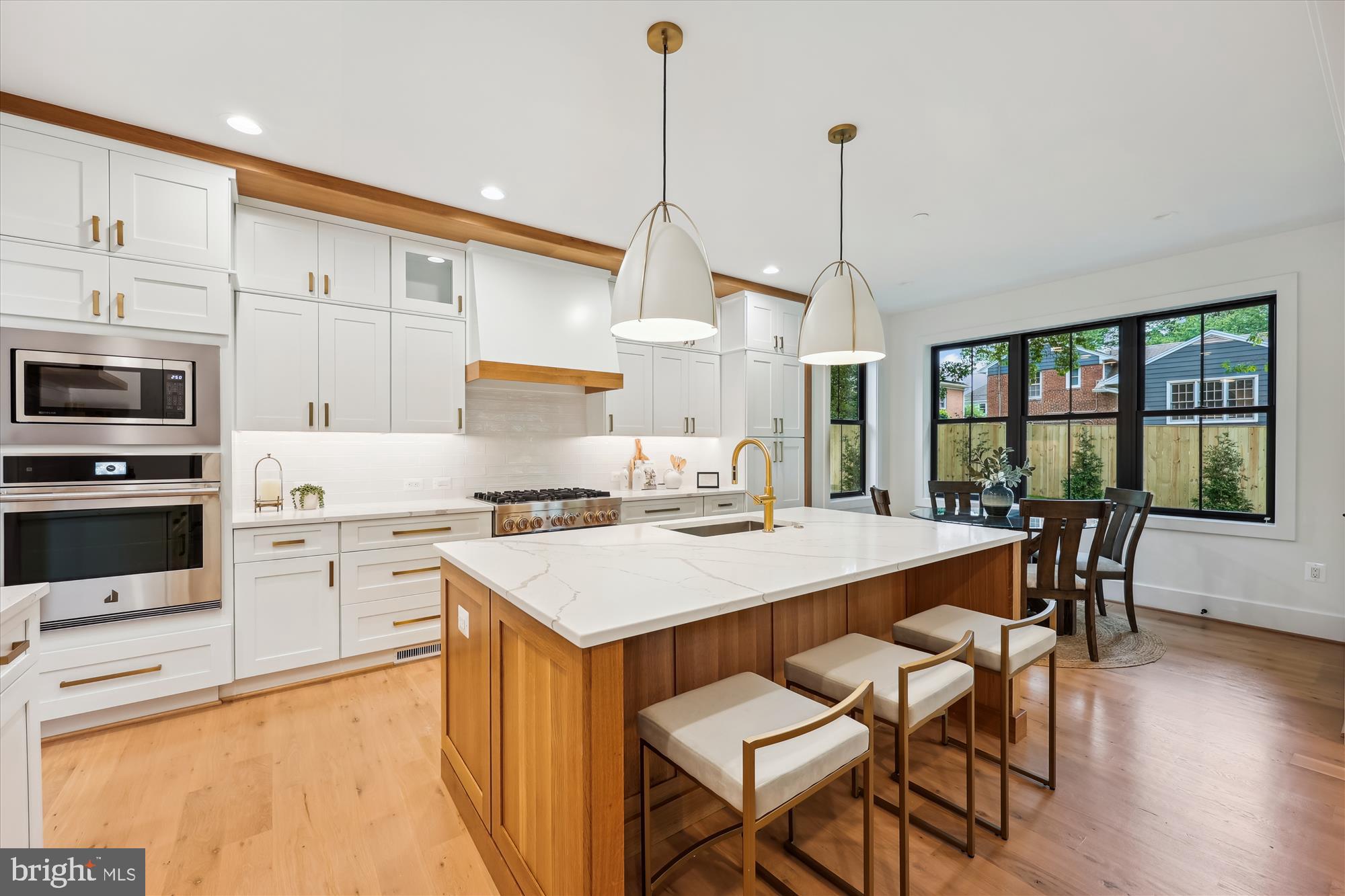 HENDRY ESTATES - Residential