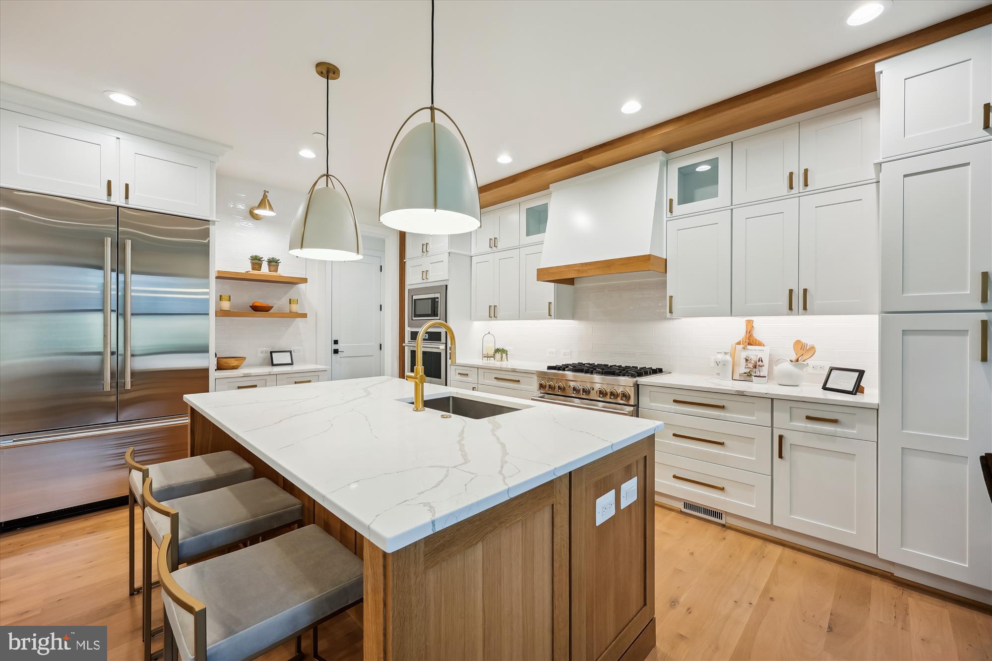 HENDRY ESTATES - Residential