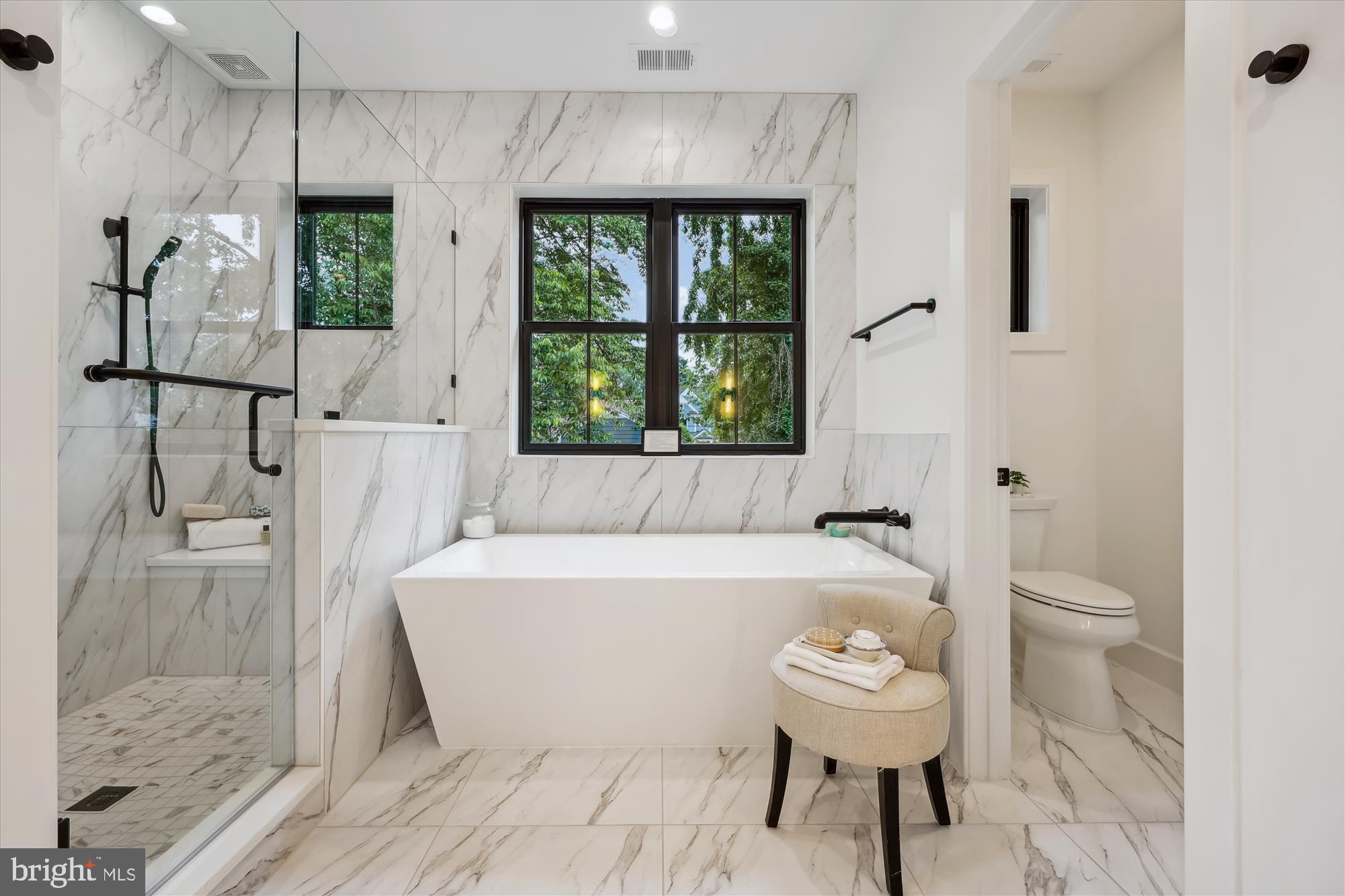 HENDRY ESTATES - Residential