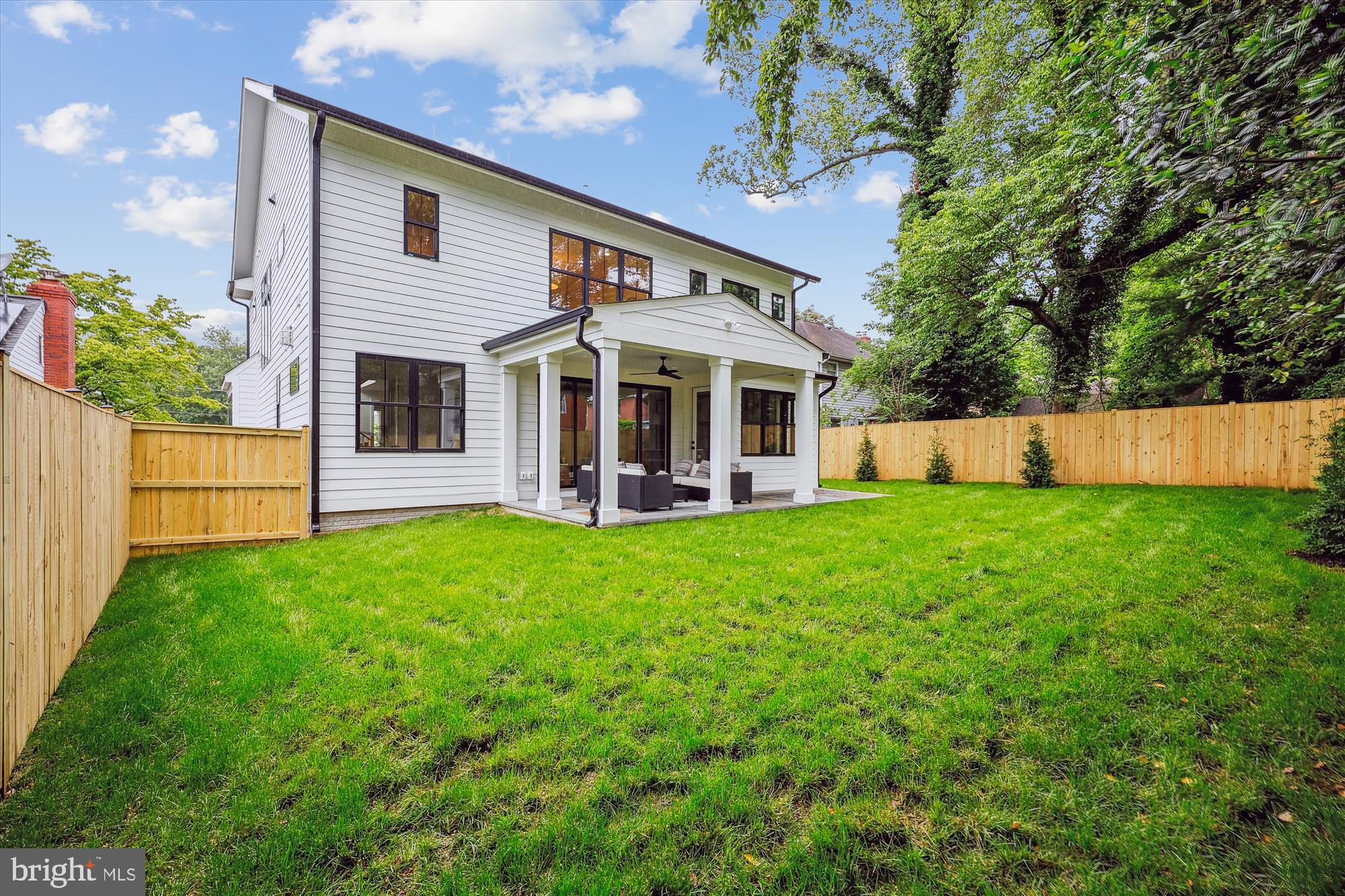 HENDRY ESTATES - Residential