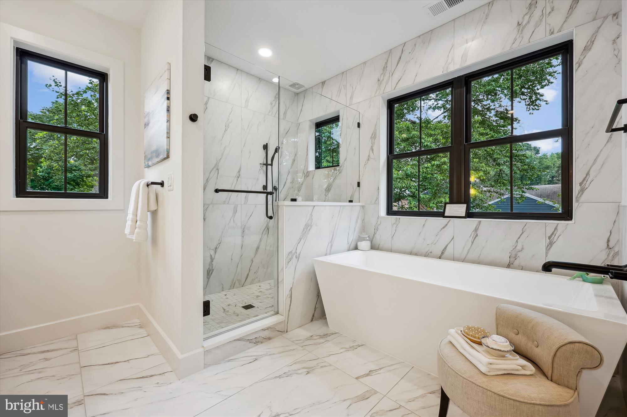 HENDRY ESTATES - Residential