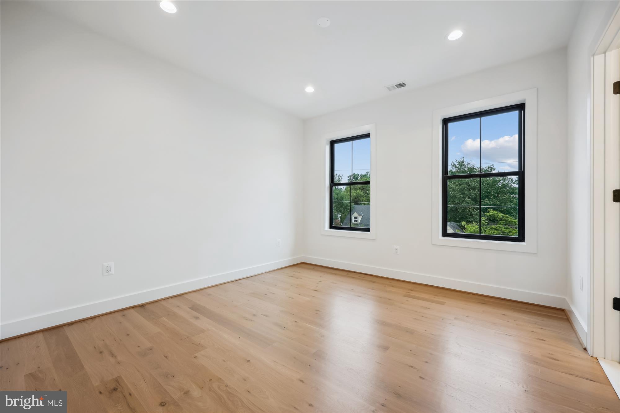 HENDRY ESTATES - Residential