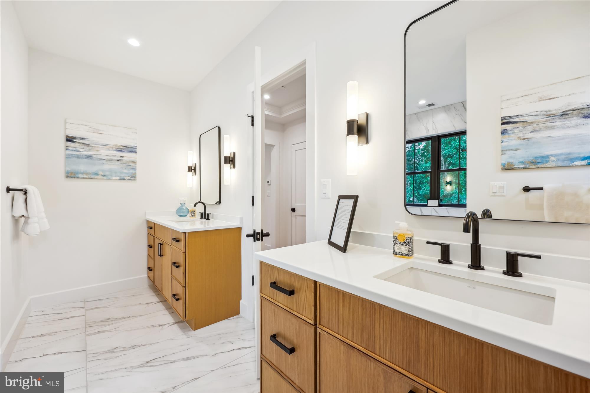 HENDRY ESTATES - Residential