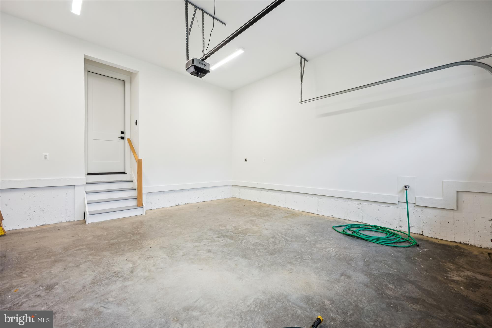 HENDRY ESTATES - Residential