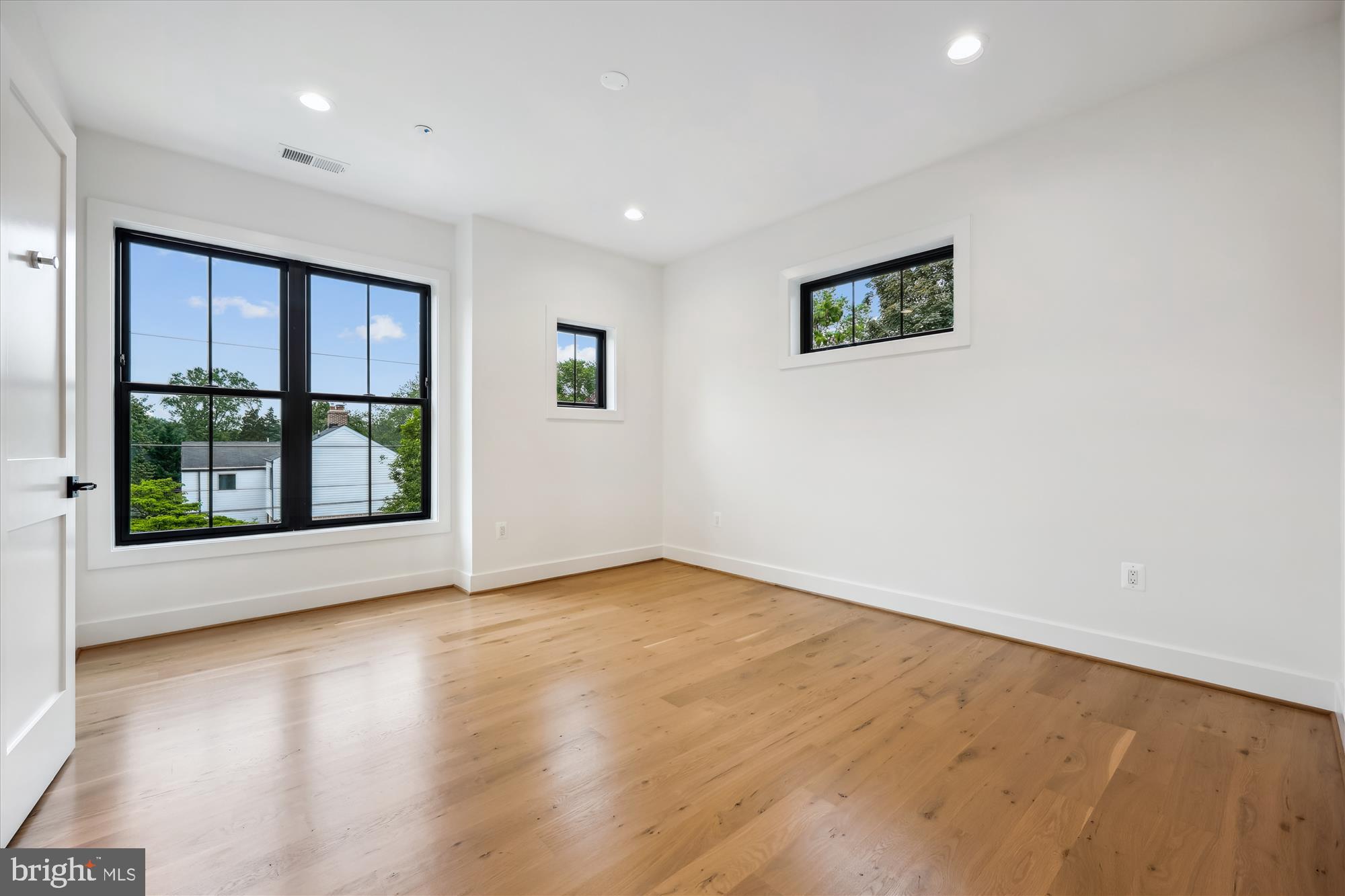 HENDRY ESTATES - Residential