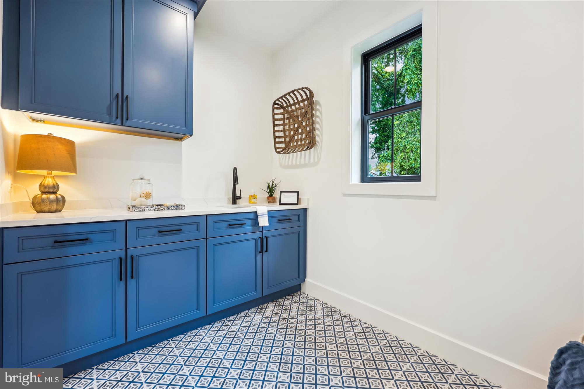 HENDRY ESTATES - Residential