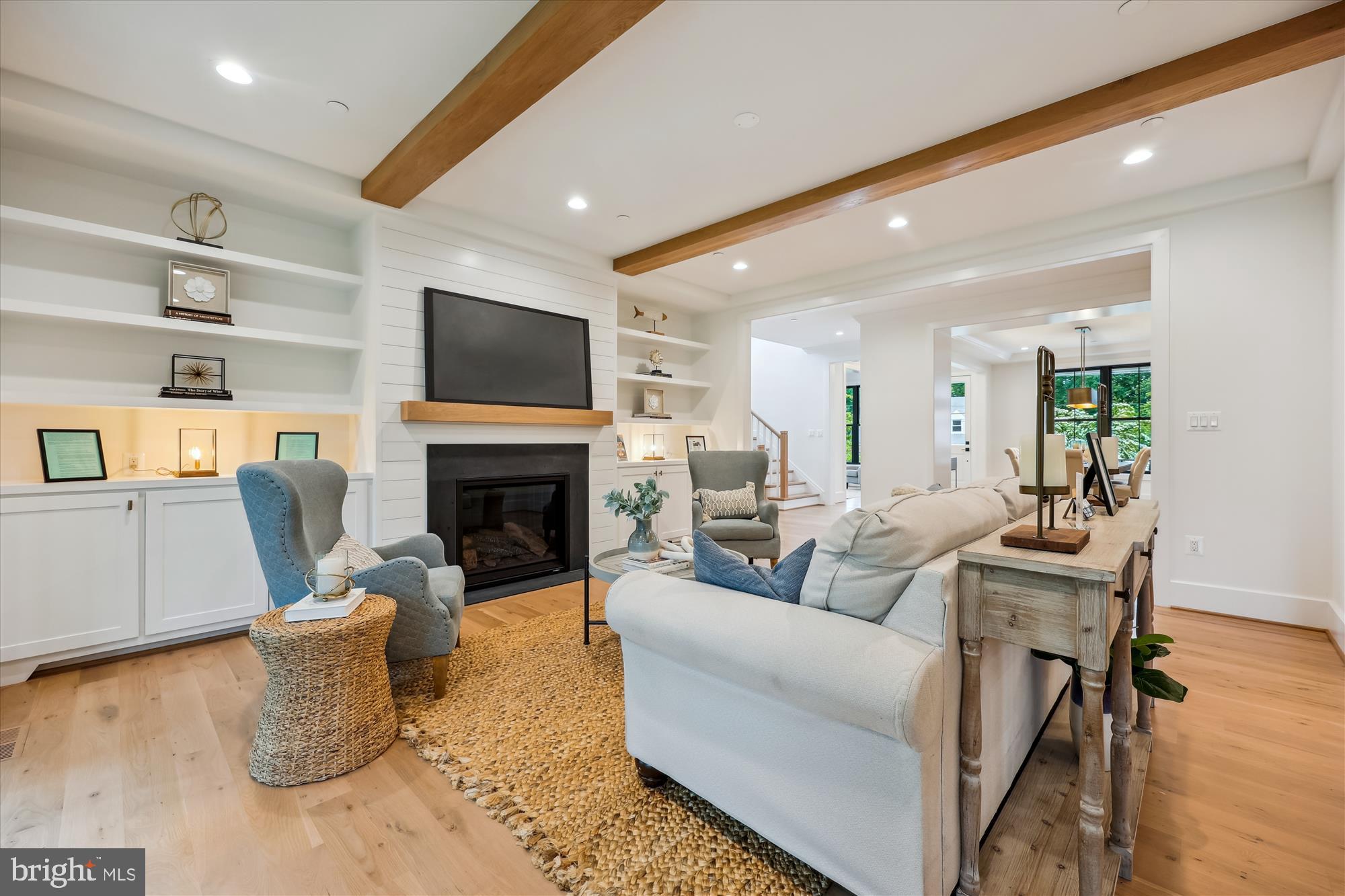 HENDRY ESTATES - Residential