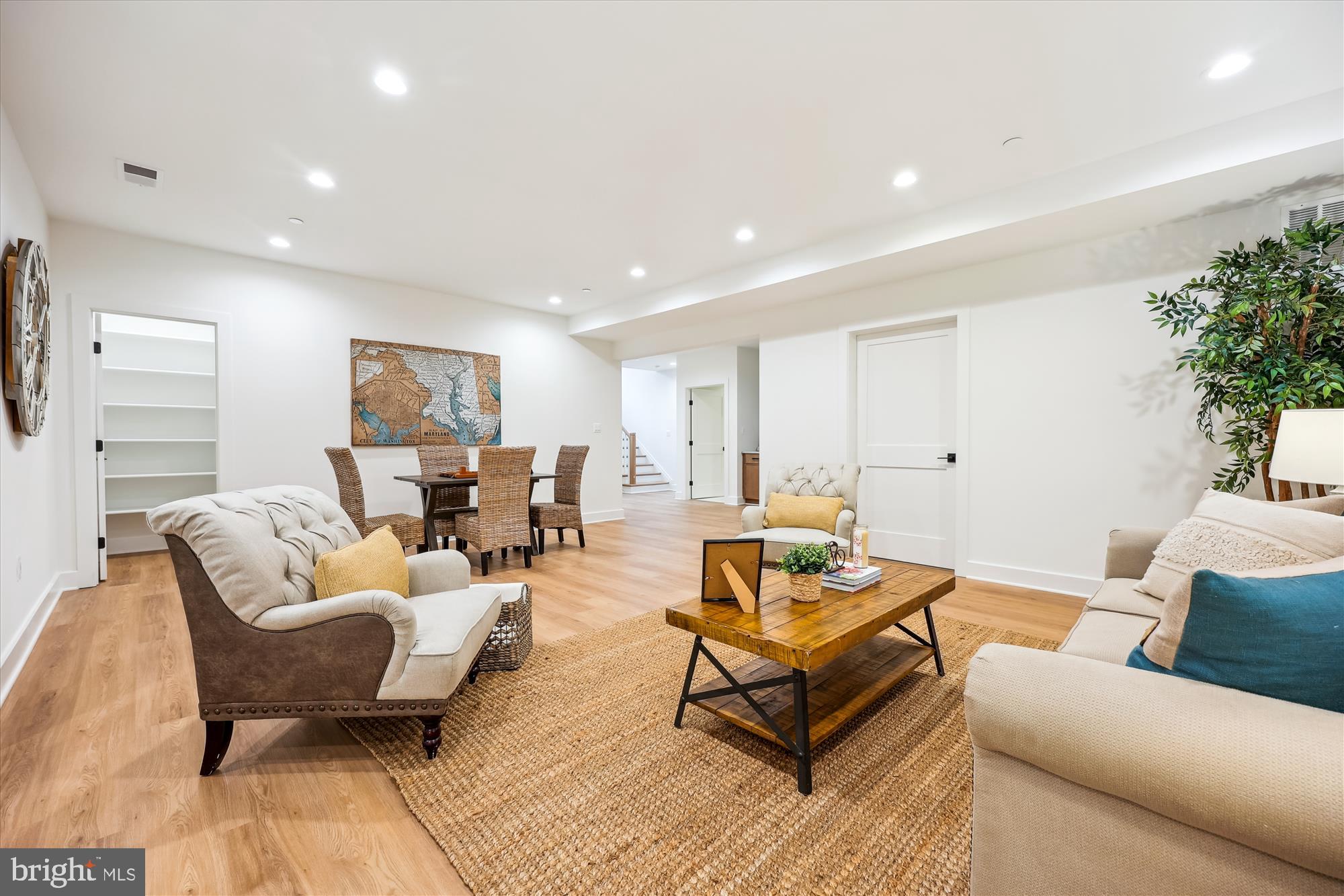 HENDRY ESTATES - Residential