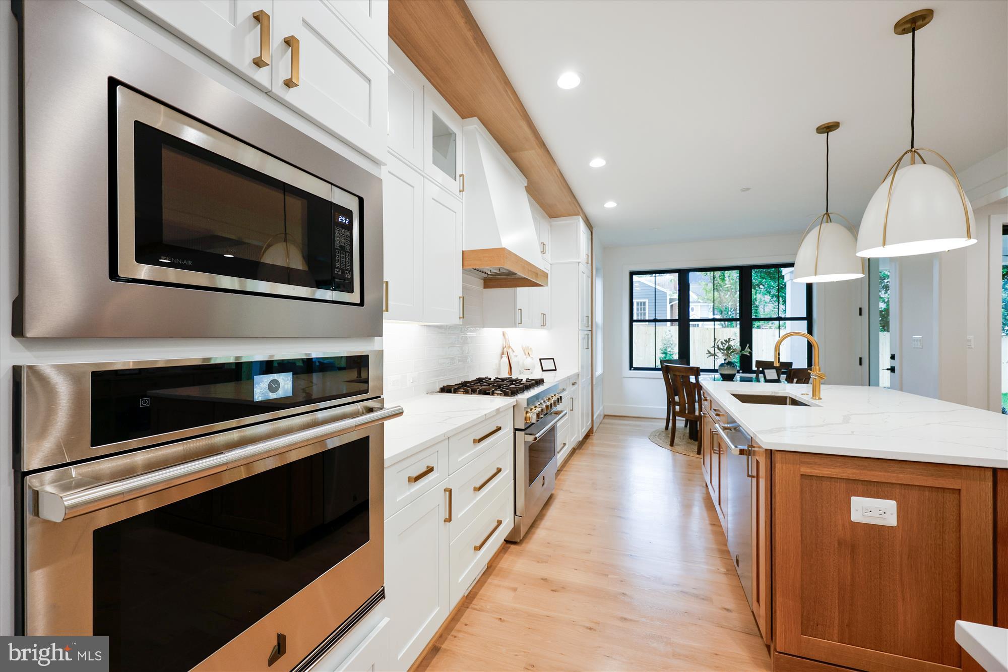 HENDRY ESTATES - Residential