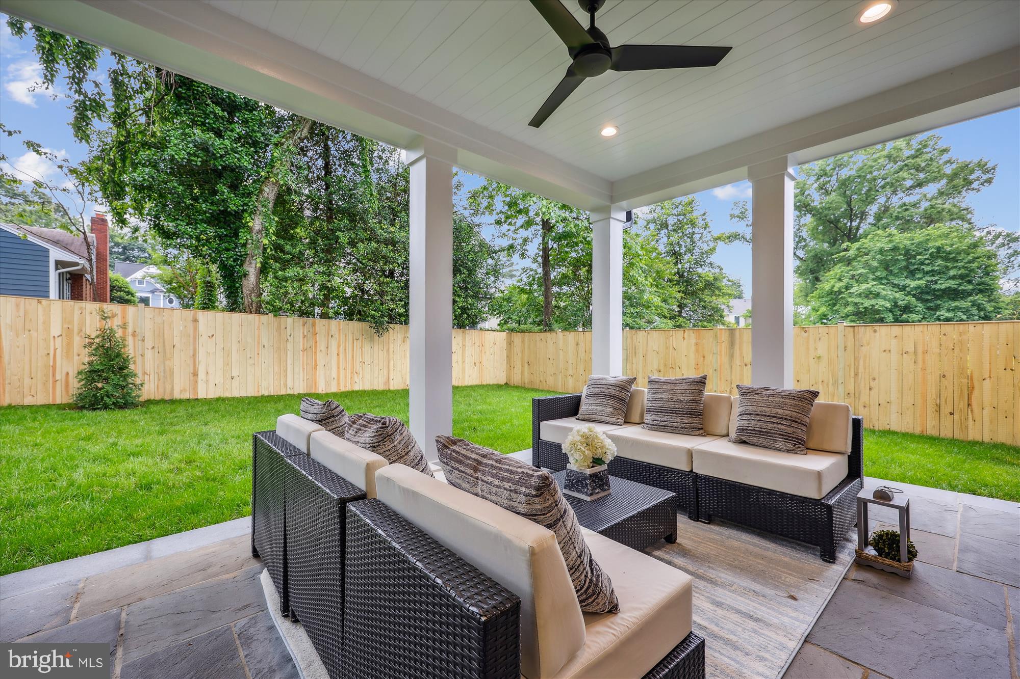 HENDRY ESTATES - Residential