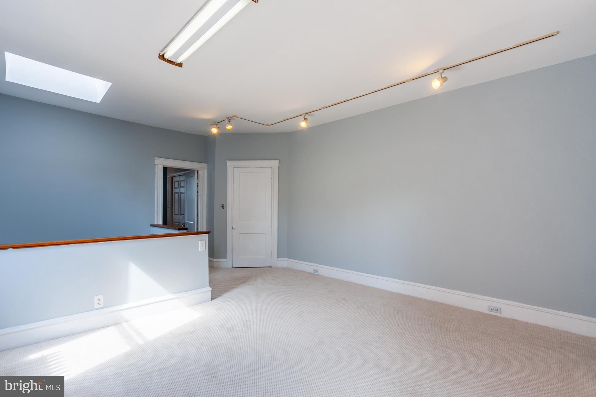 CHARLES VILLAGE - Residential Lease