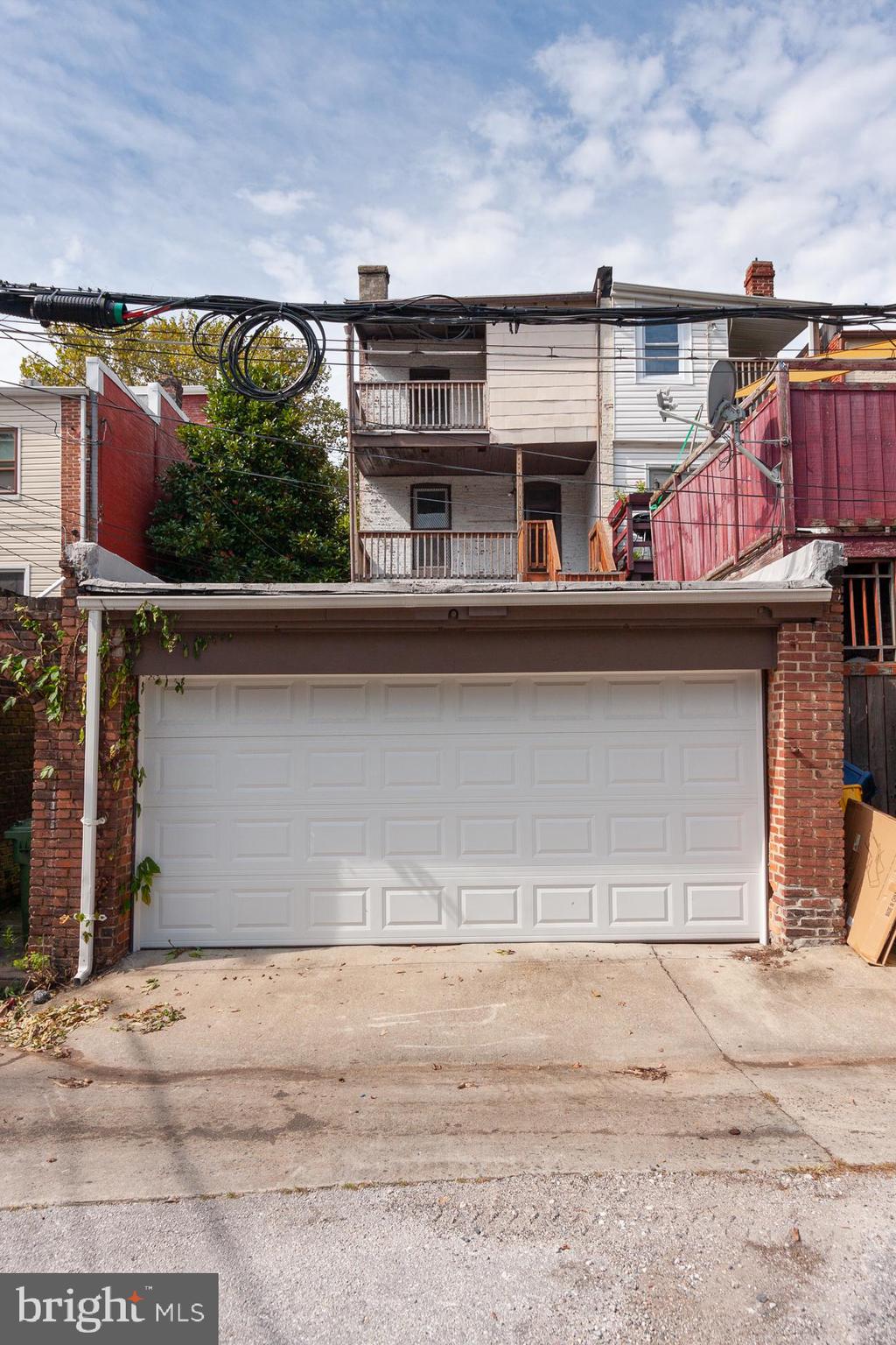 CHARLES VILLAGE - Residential Lease