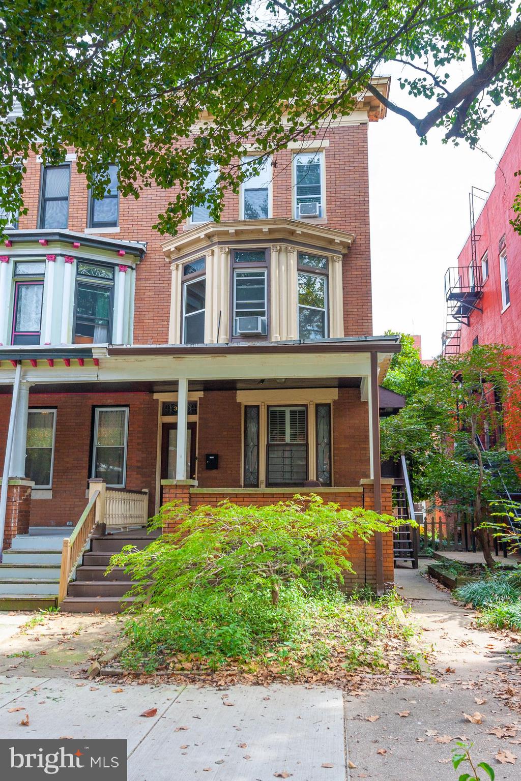 CHARLES VILLAGE - Residential Lease