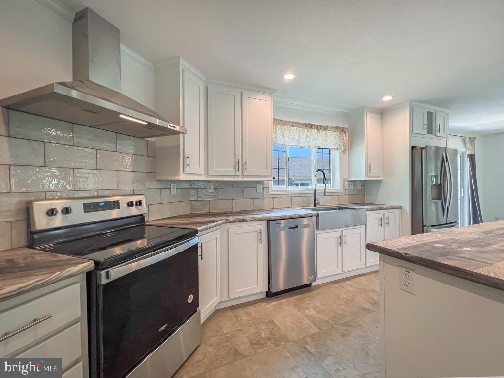 LINDALE VILLAGE - Residential