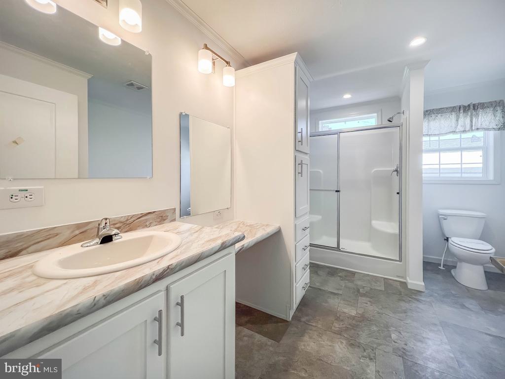 LINDALE VILLAGE - Residential