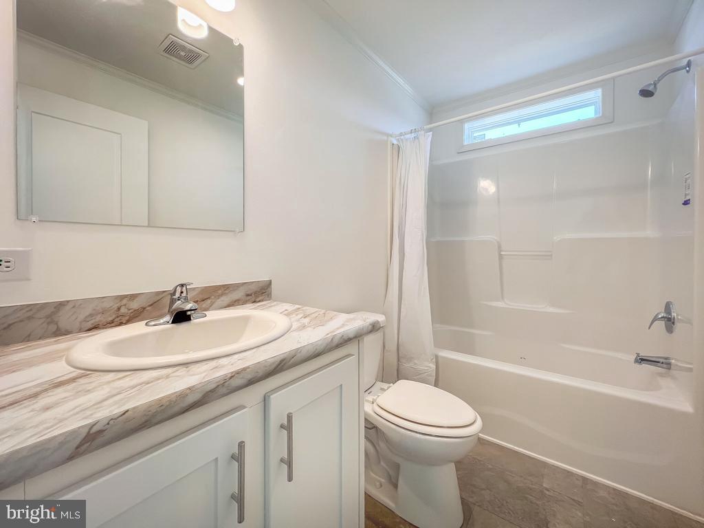 LINDALE VILLAGE - Residential