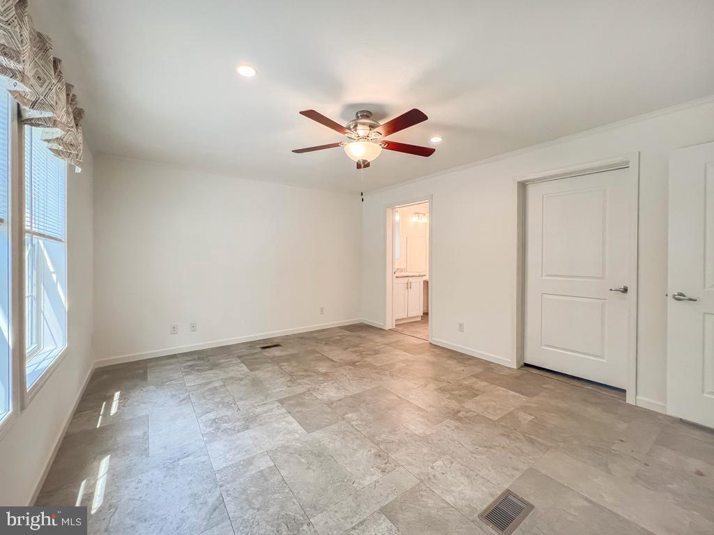 LINDALE VILLAGE - Residential