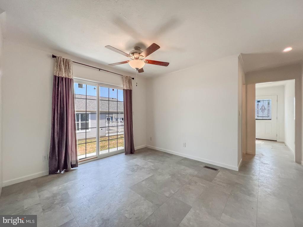 LINDALE VILLAGE - Residential