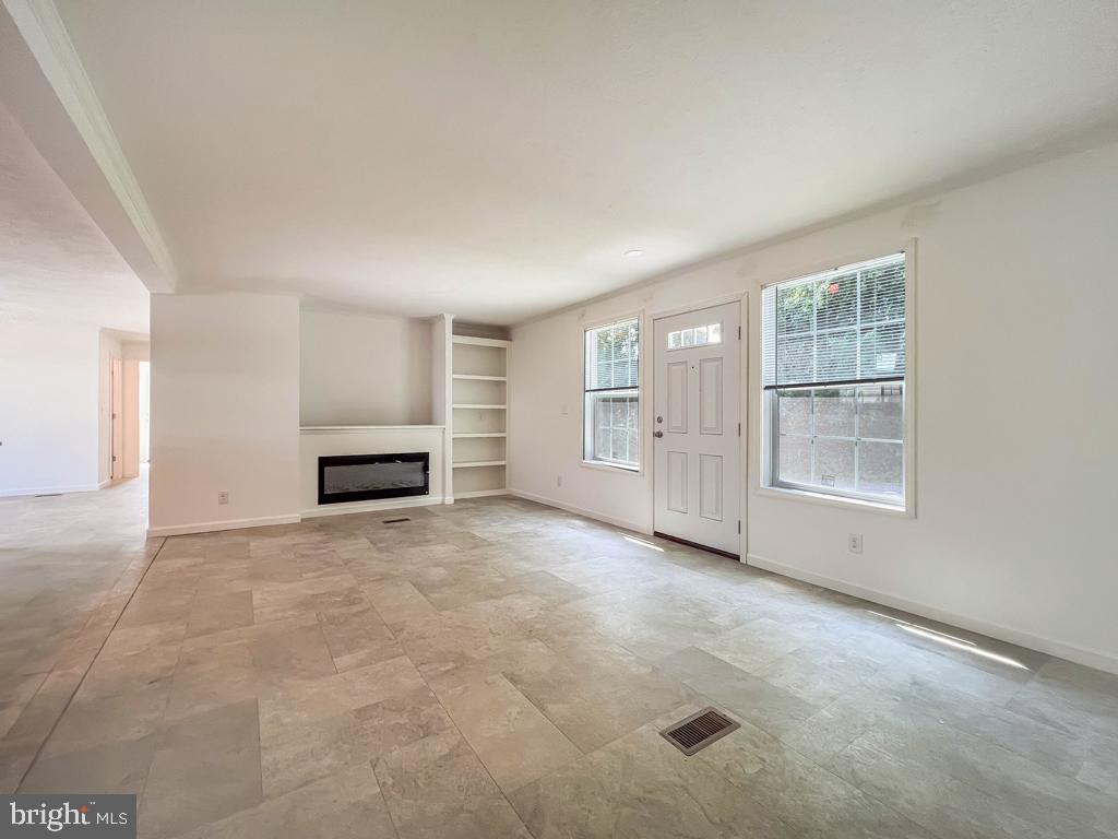 LINDALE VILLAGE - Residential