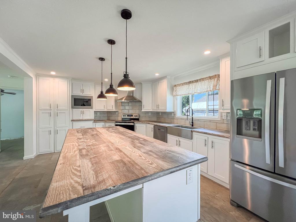 LINDALE VILLAGE - Residential