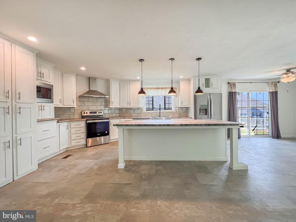 LINDALE VILLAGE - Residential