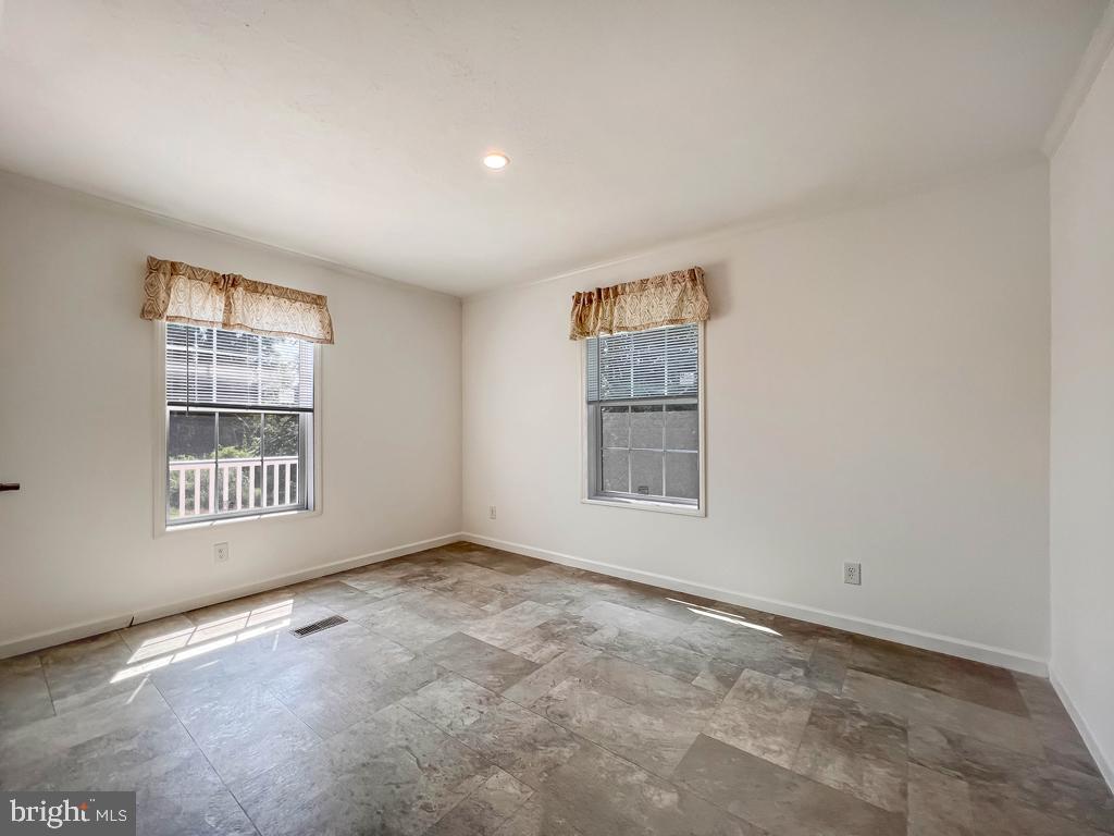 LINDALE VILLAGE - Residential