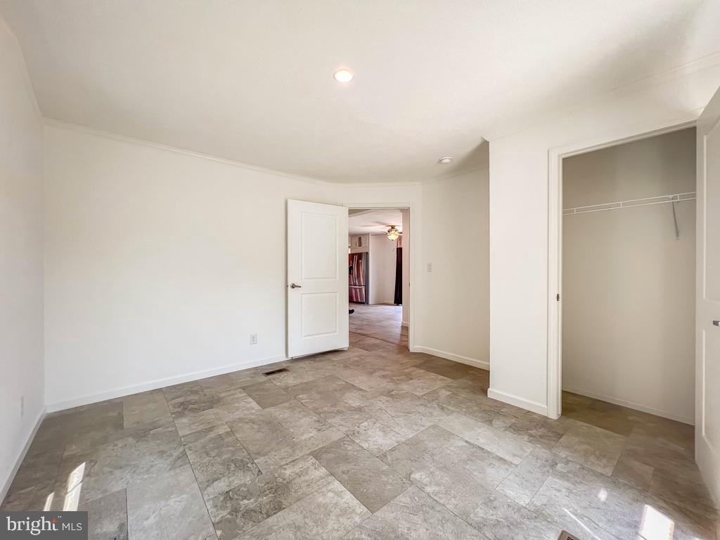 LINDALE VILLAGE - Residential