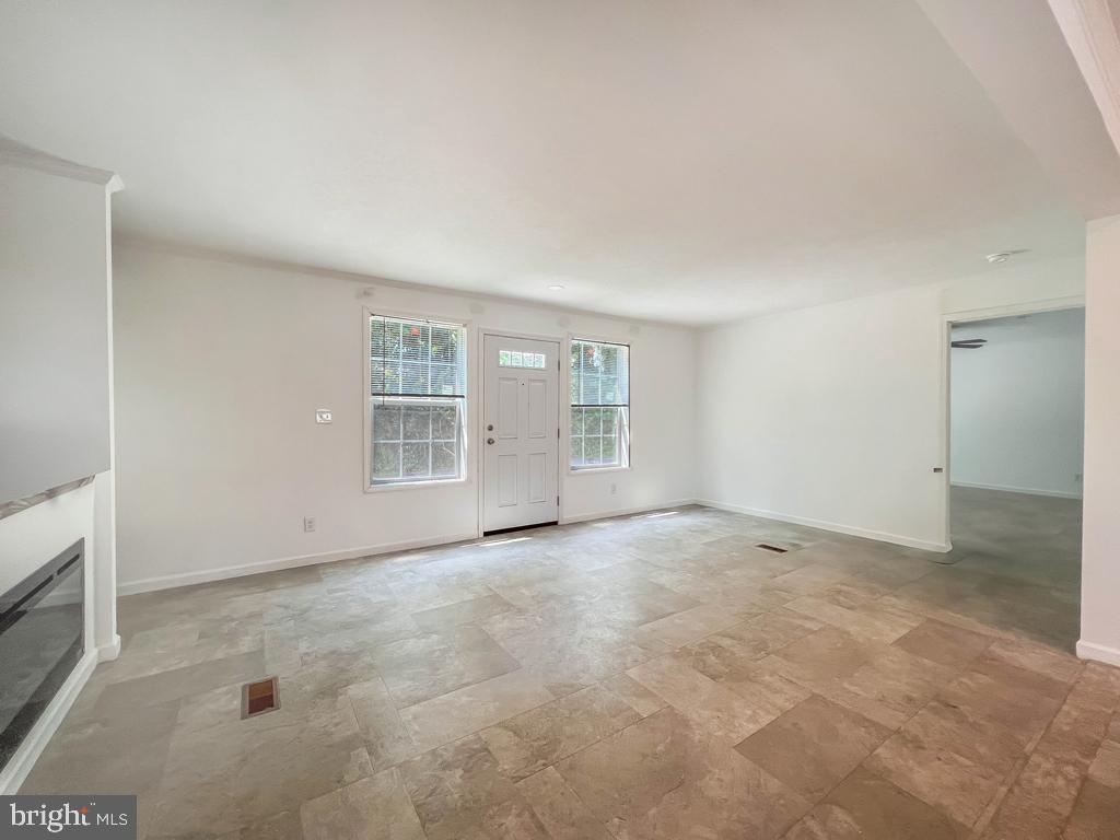 LINDALE VILLAGE - Residential