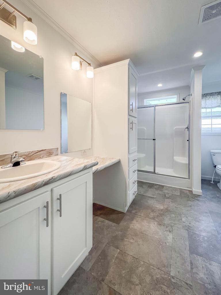 LINDALE VILLAGE - Residential