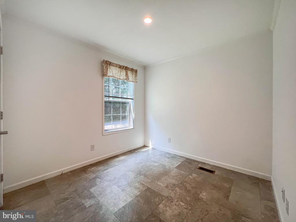 LINDALE VILLAGE - Residential