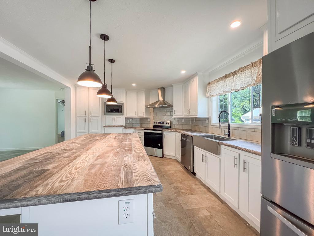 LINDALE VILLAGE - Residential