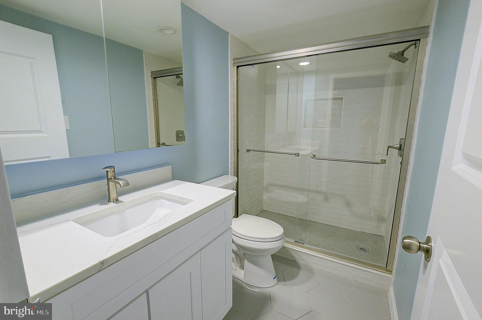 PROMENADE TOWERS - Residential