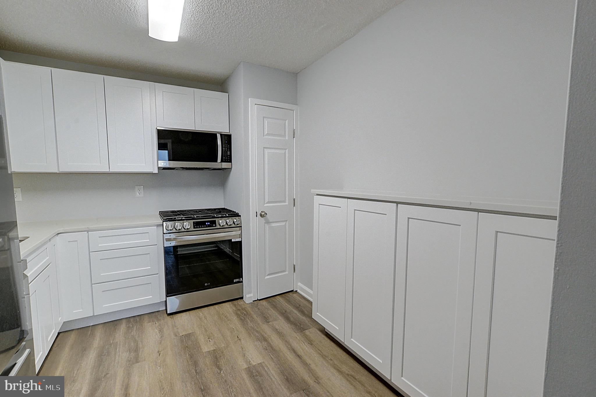 PROMENADE TOWERS - Residential