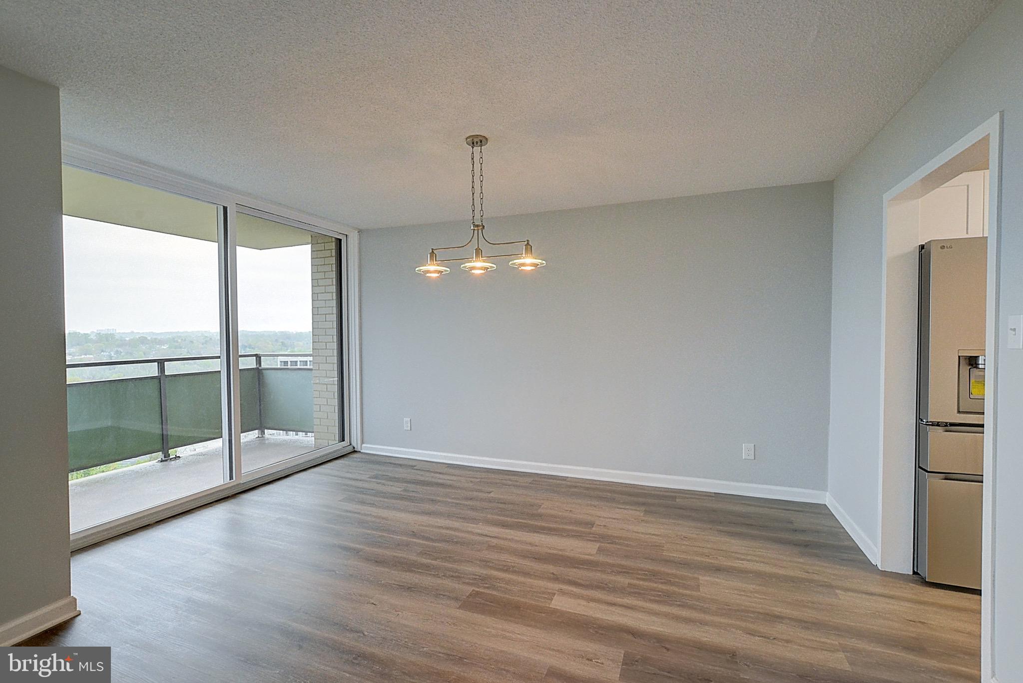 PROMENADE TOWERS - Residential