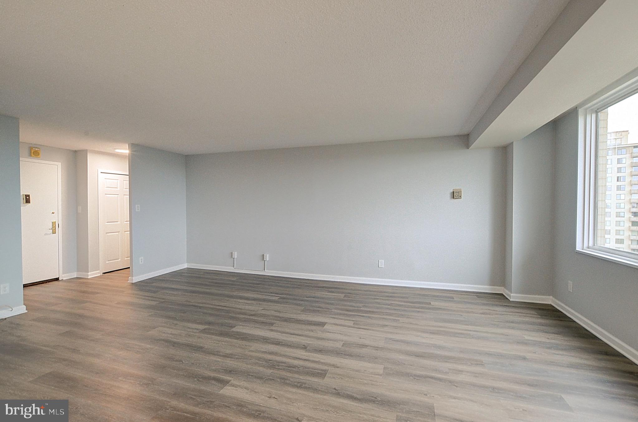 PROMENADE TOWERS - Residential