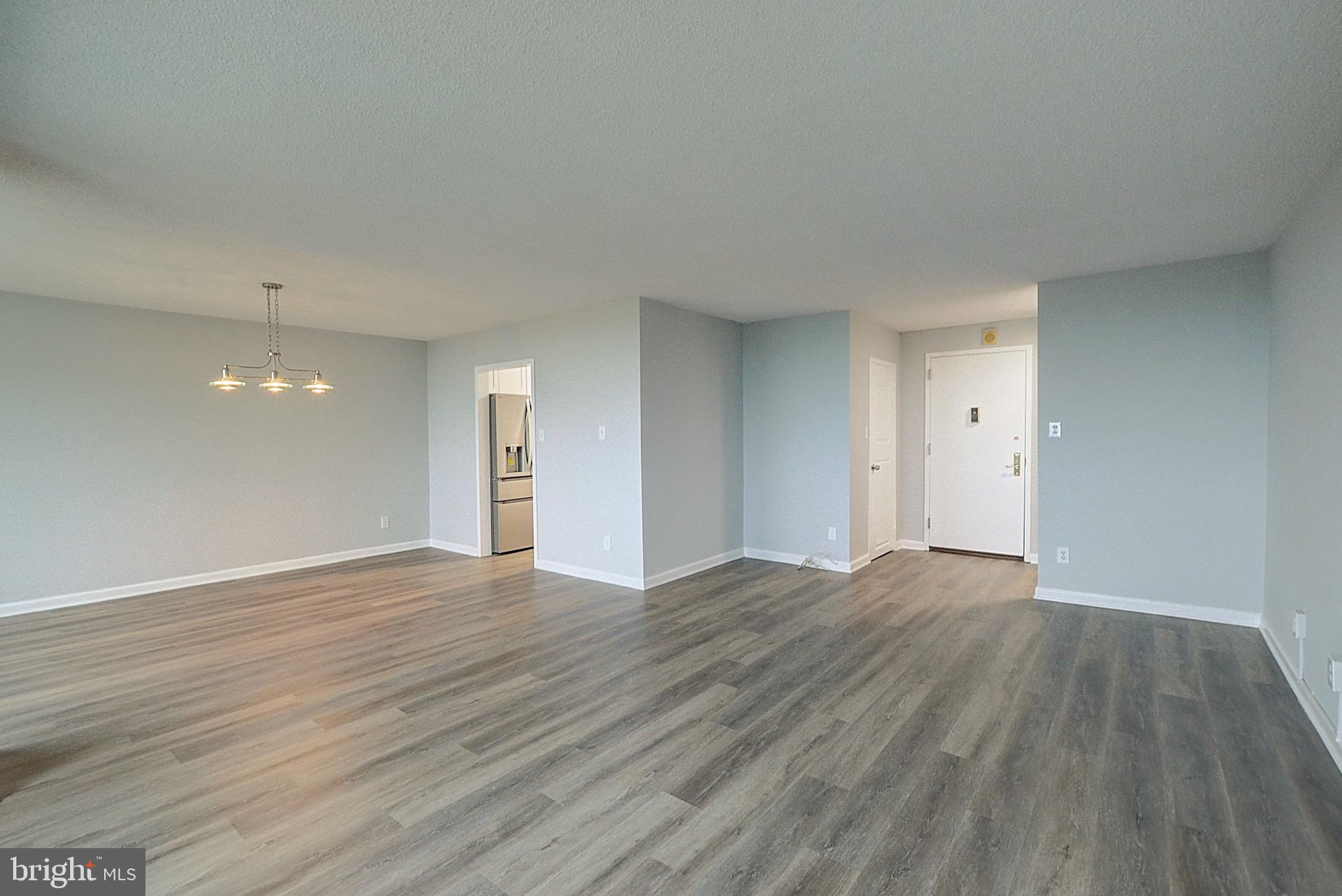 PROMENADE TOWERS - Residential