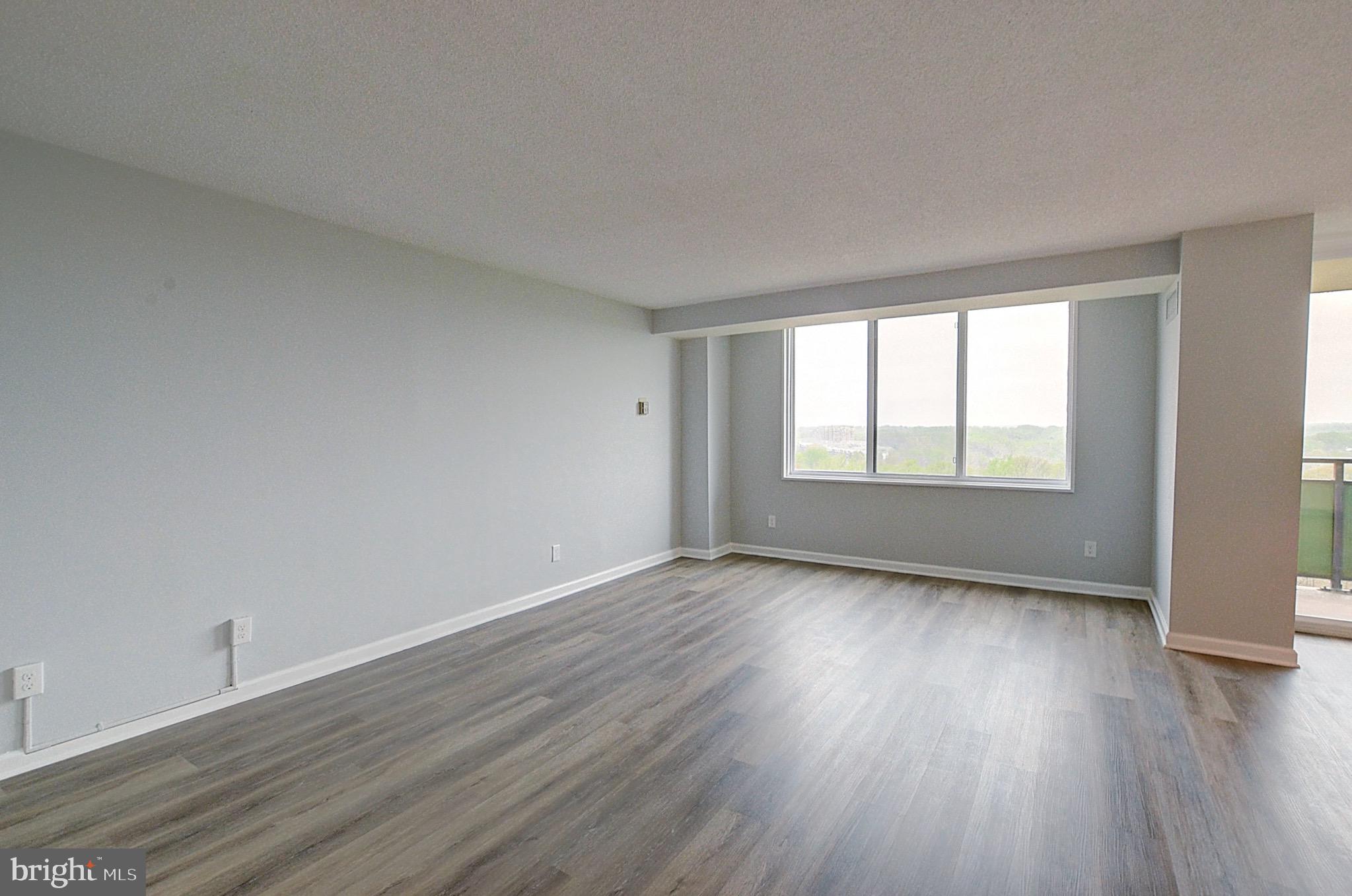 PROMENADE TOWERS - Residential