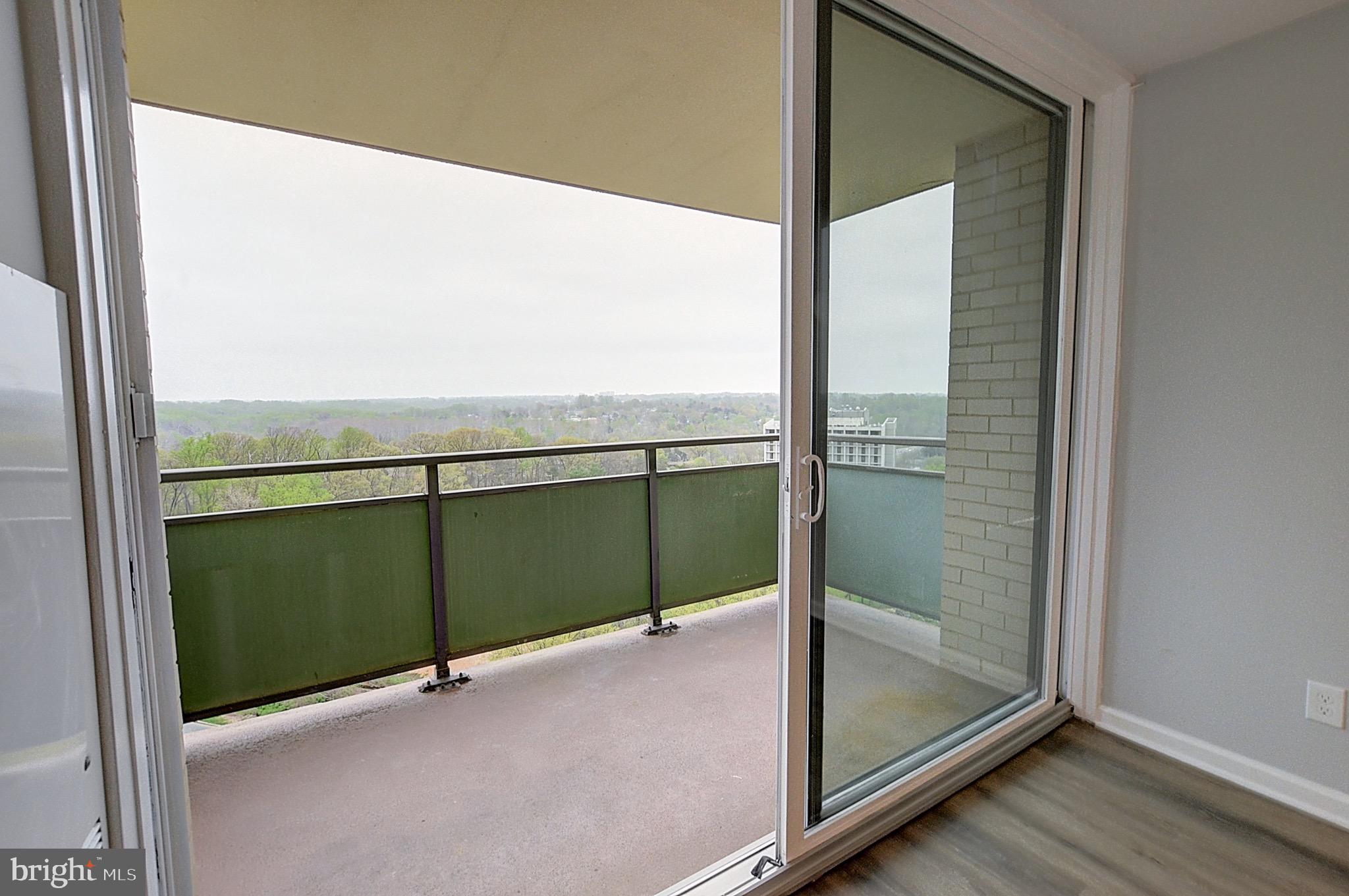 PROMENADE TOWERS - Residential