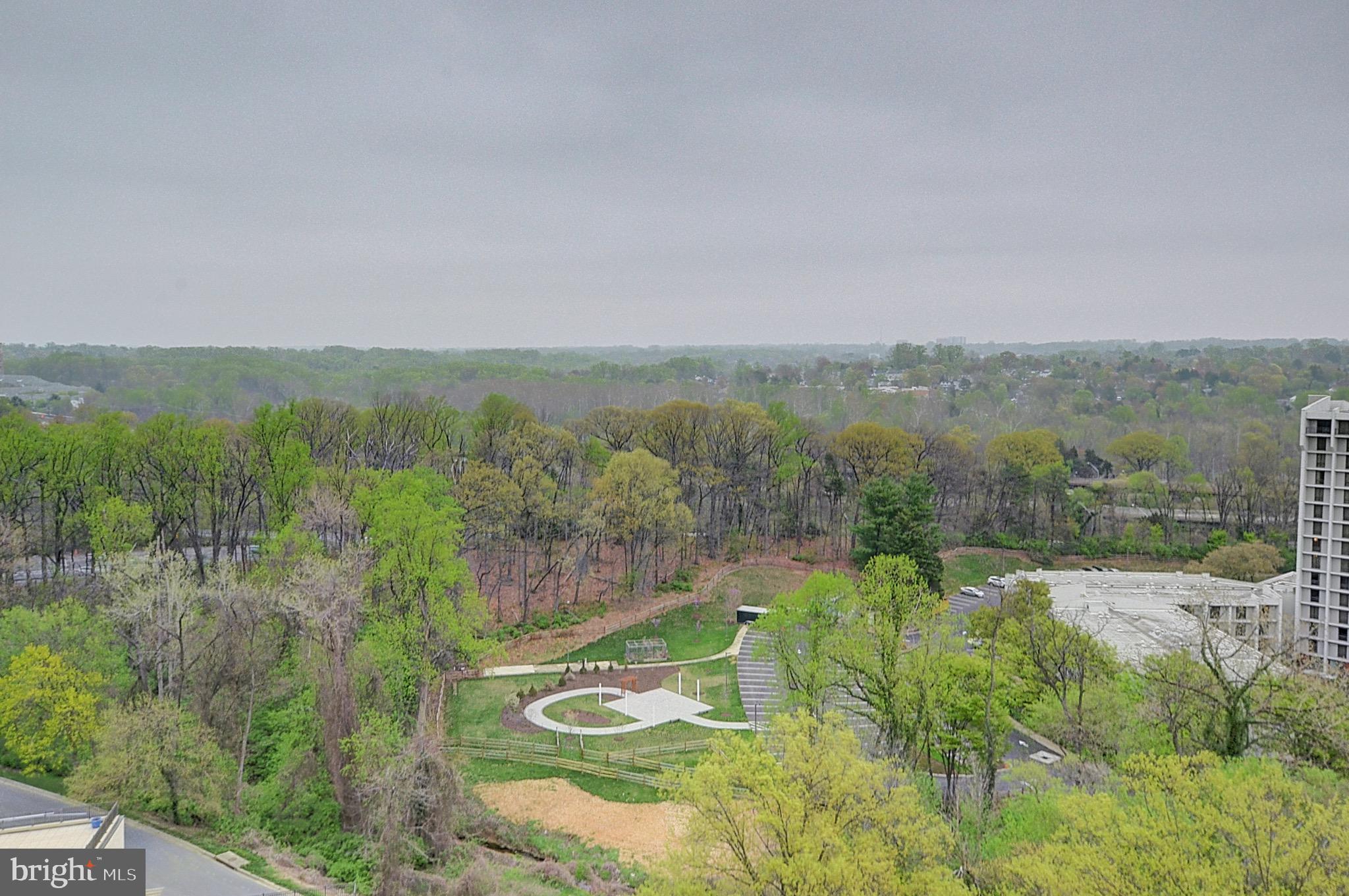 PROMENADE TOWERS - Residential