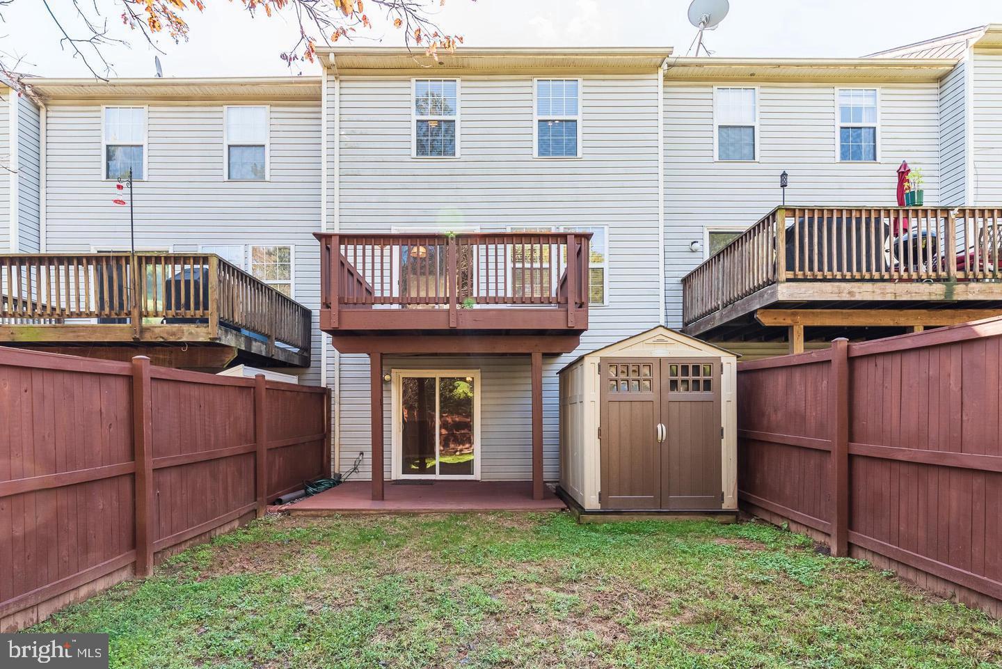 CONSTANT FRIENDSHIP - Residential Lease