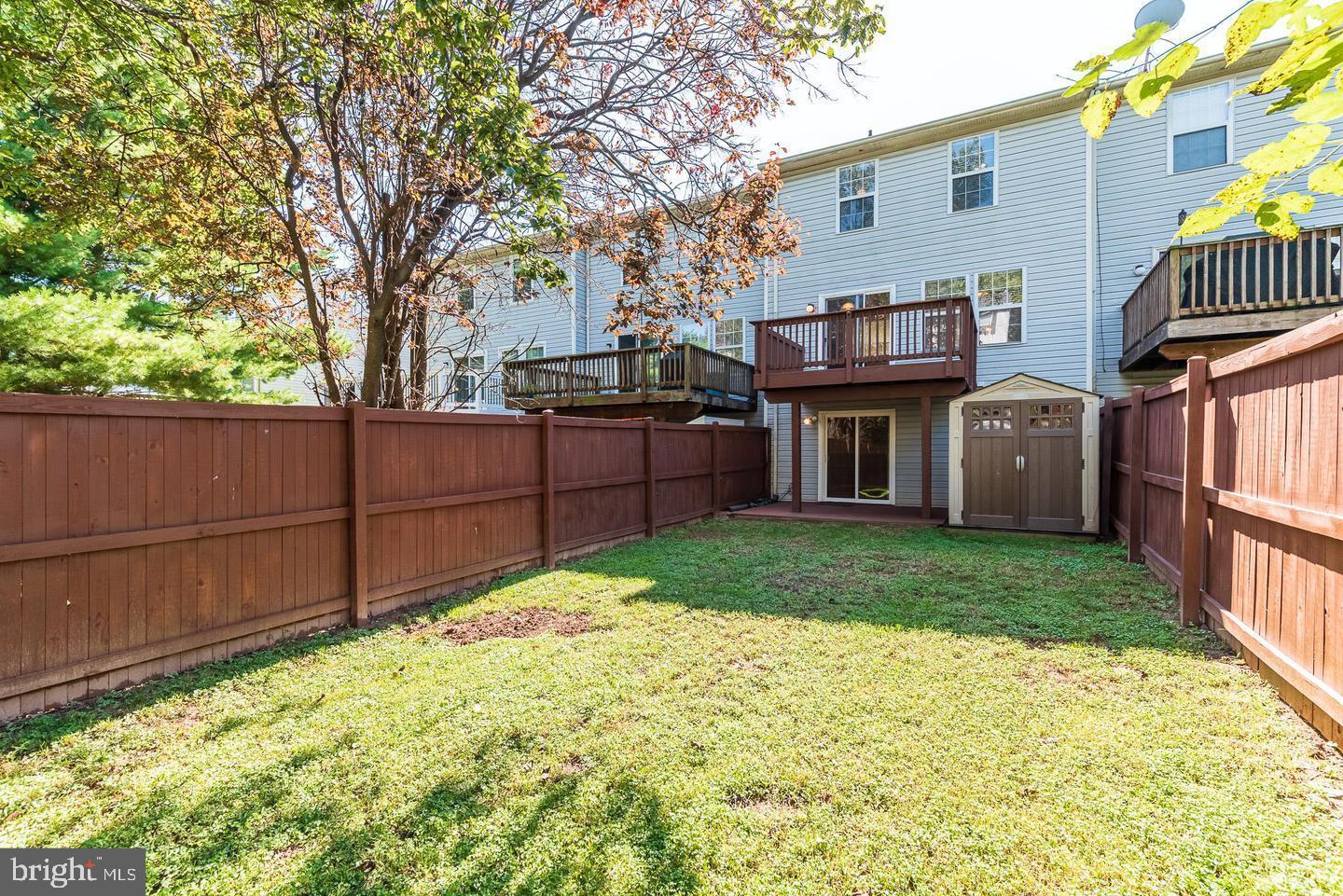 CONSTANT FRIENDSHIP - Residential Lease