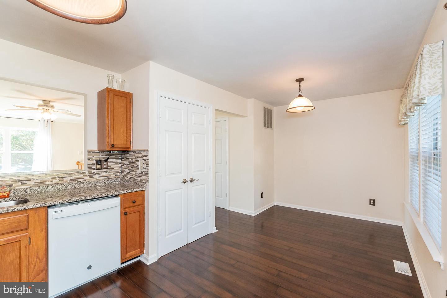 CONSTANT FRIENDSHIP - Residential Lease