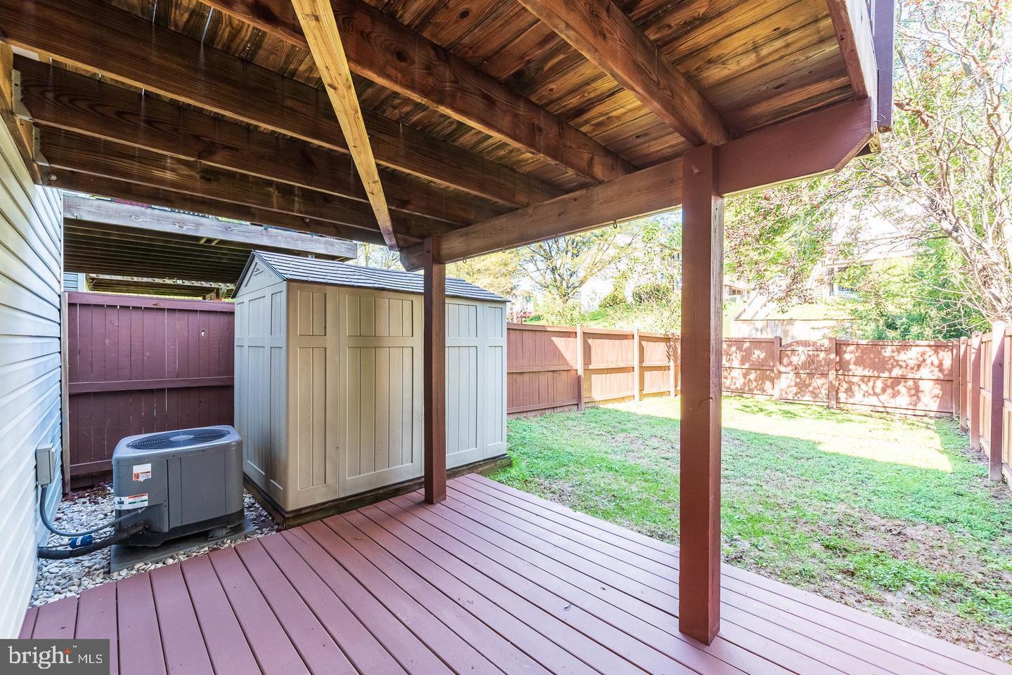 CONSTANT FRIENDSHIP - Residential Lease